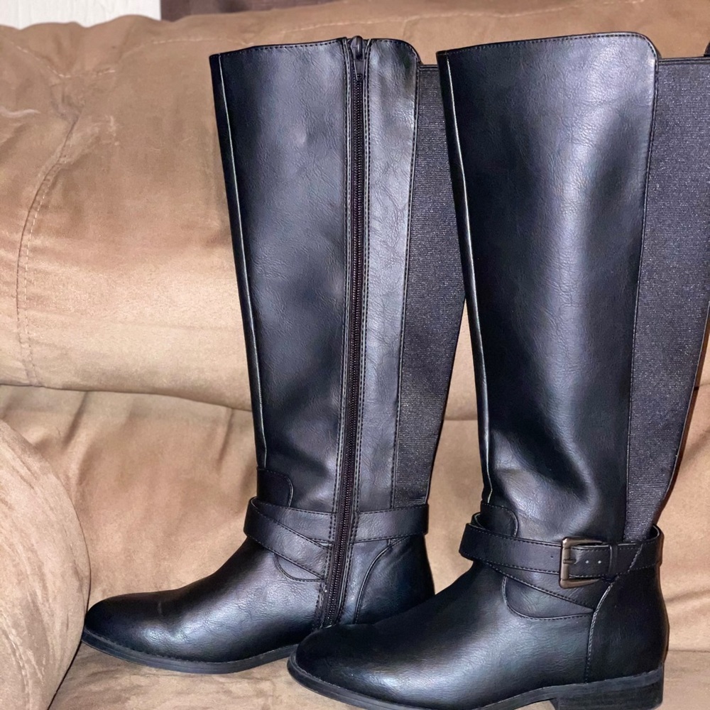 Winter Boots - Picture 3 of 3